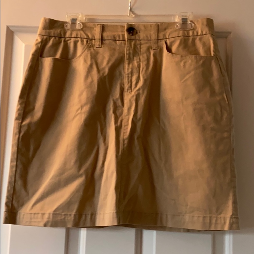 Cute tan skort.